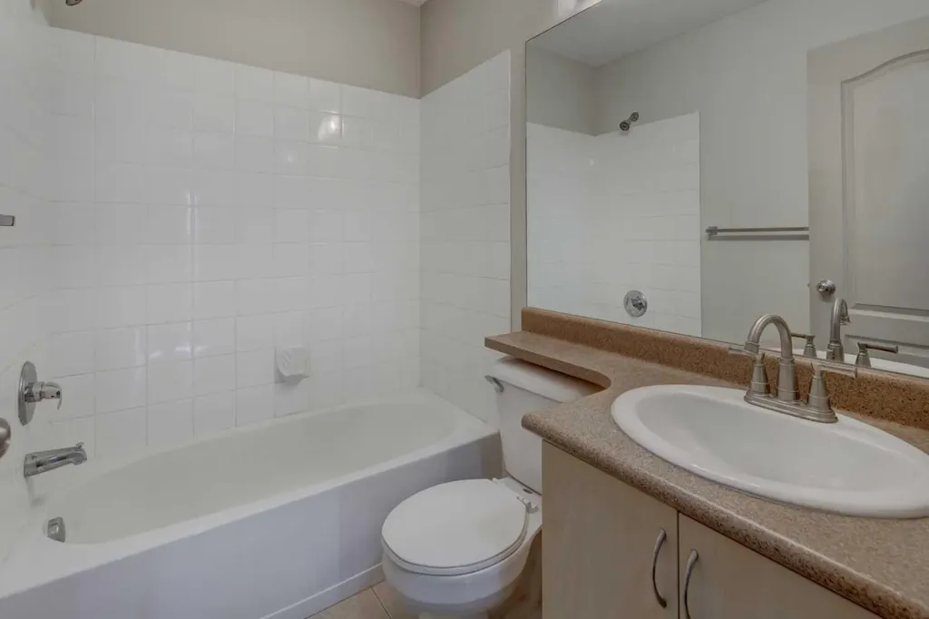 604 East Lake Boulevard NE Airdrie AB T4A 0G5