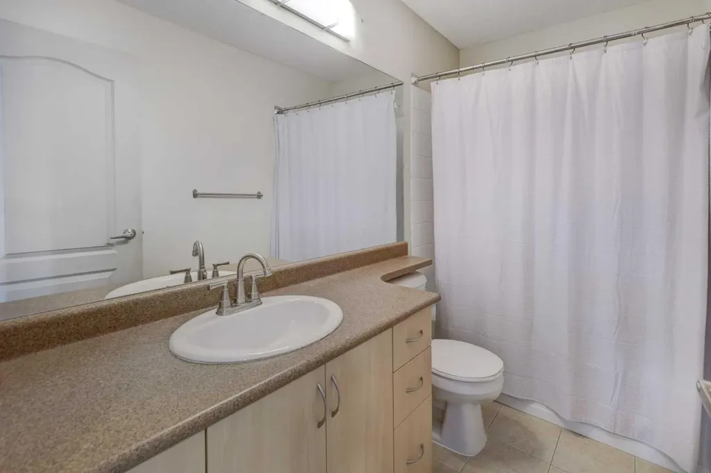 604 East Lake Boulevard NE Airdrie AB T4A 0G5