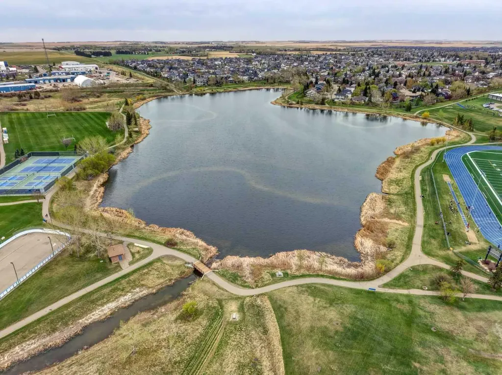 604 East Lake Boulevard NE Airdrie AB T4A 0G5