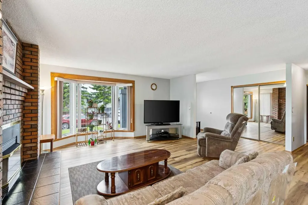 2138 Summerfield Boulevard SE Airdrie AB T4B 1X5