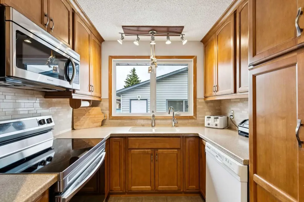 2138 Summerfield Boulevard SE Airdrie AB T4B 1X5