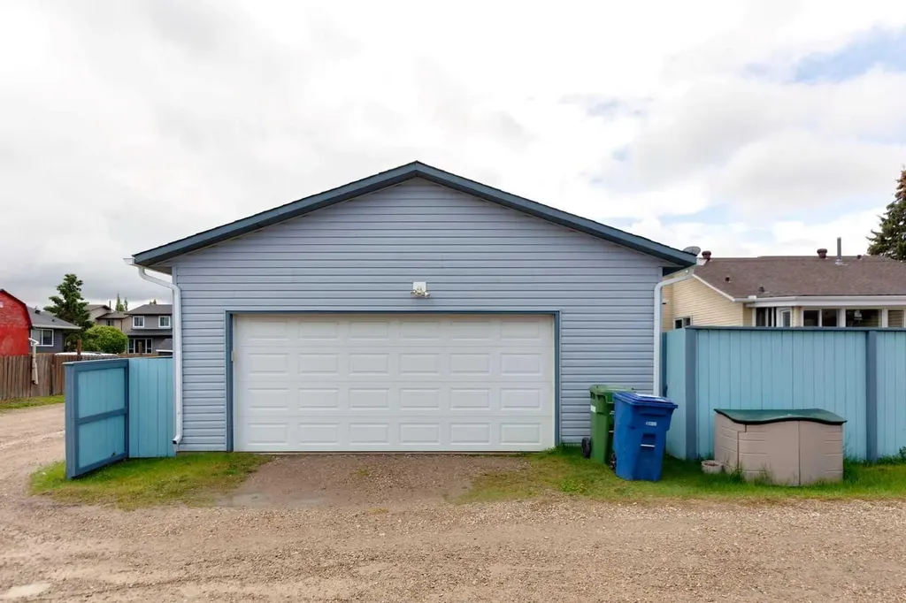 2138 Summerfield Boulevard SE Airdrie AB T4B 1X5