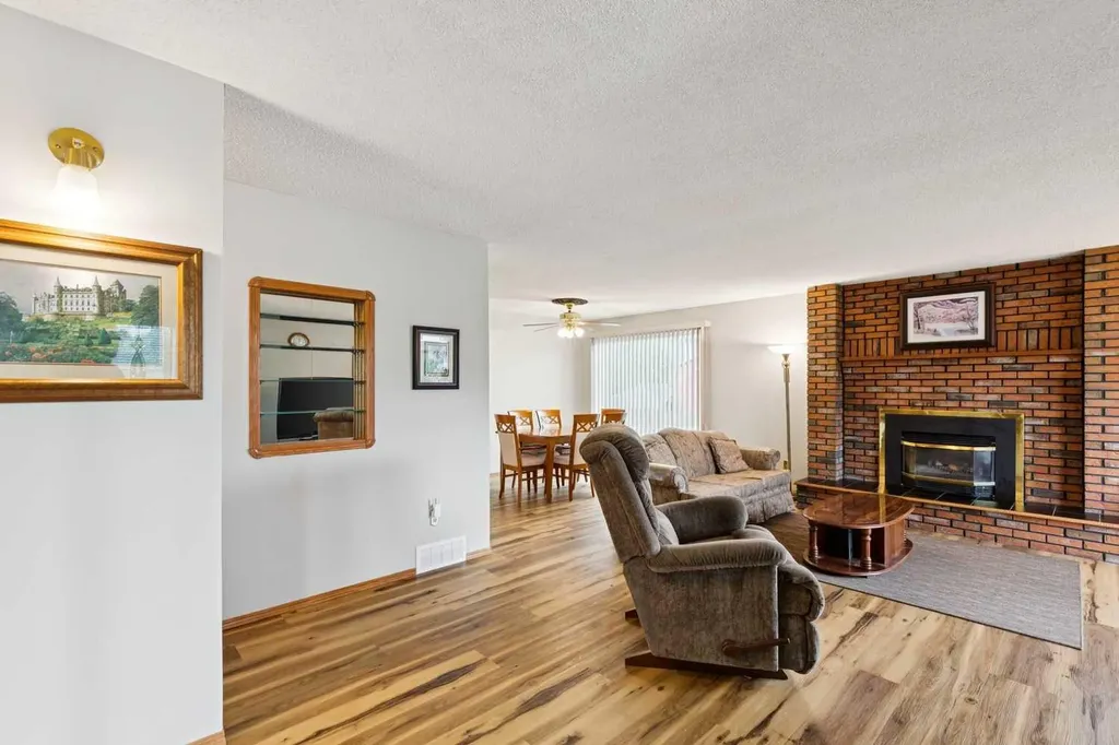2138 Summerfield Boulevard SE Airdrie AB T4B 1X5