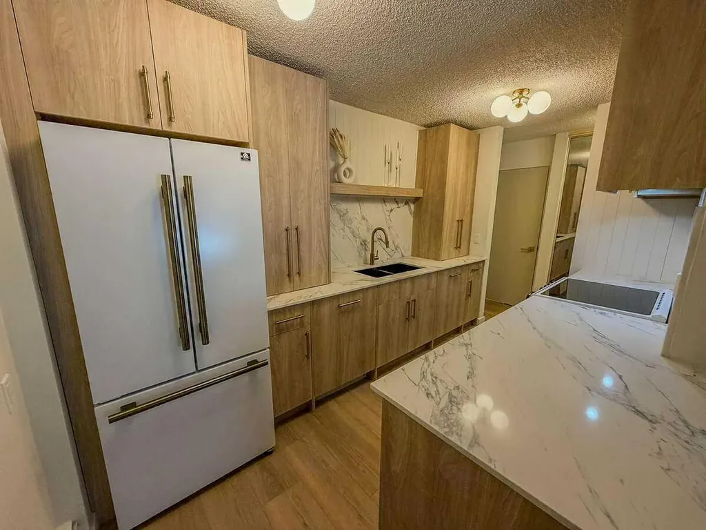 4001B 49 Street NW Calgary AB T3A 2C9
