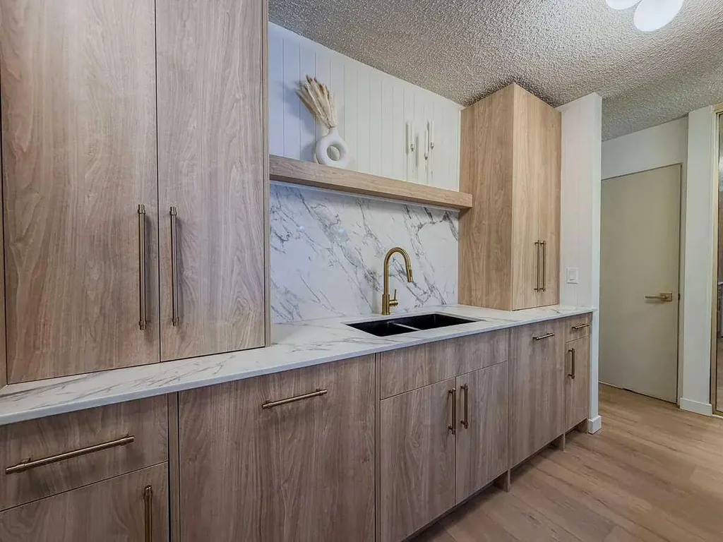 4001B 49 Street NW Calgary AB T3A 2C9