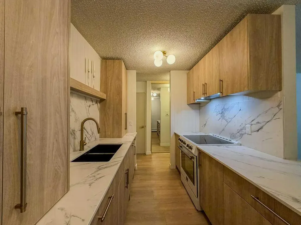 4001B 49 Street NW Calgary AB T3A 2C9