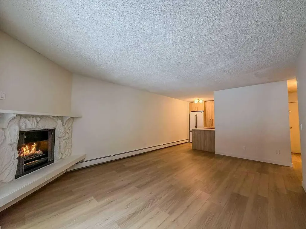 4001B 49 Street NW Calgary AB T3A 2C9