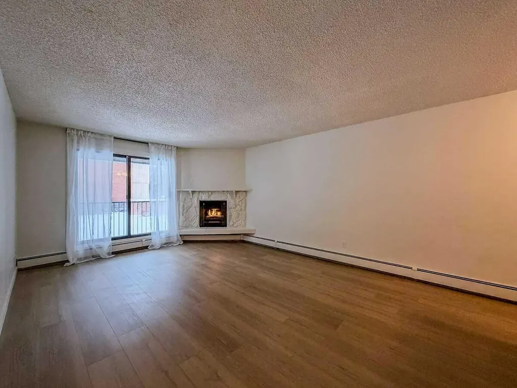 4001B 49 Street NW Calgary AB T3A 2C9