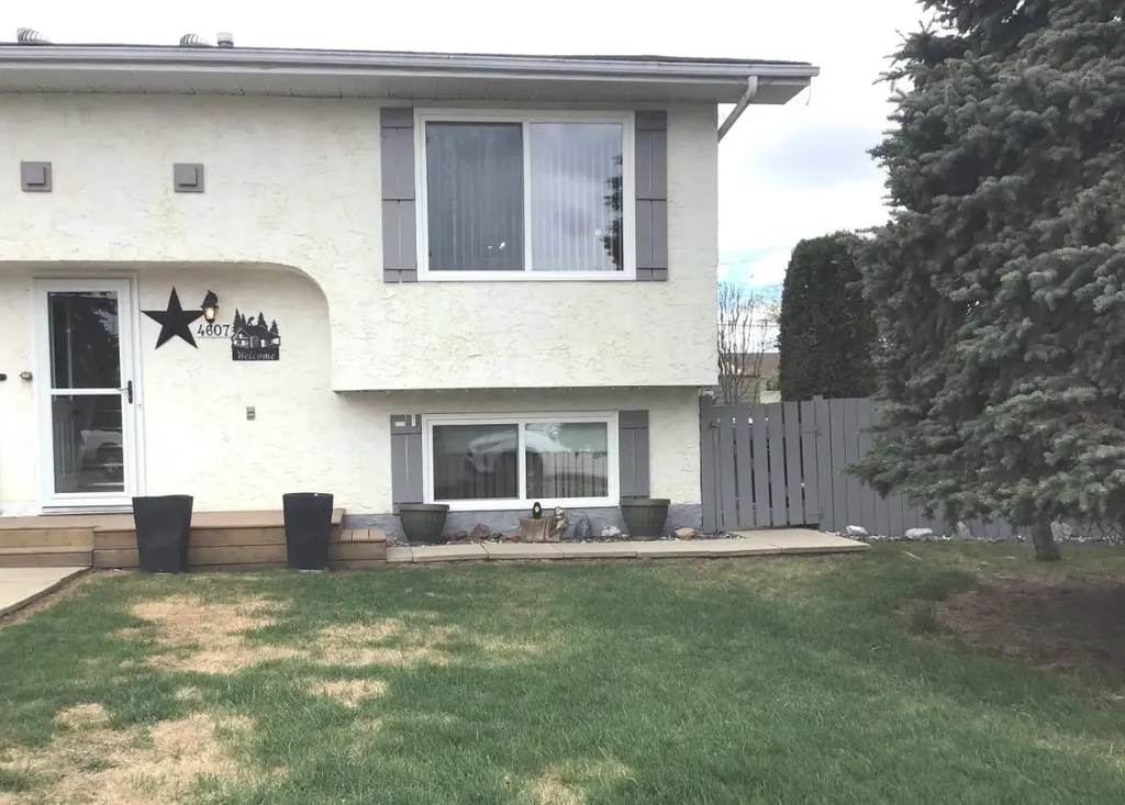 4607 46 Avenue Mayerthorpe AB T0E1n0