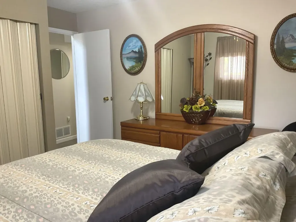 4607 46 Avenue Mayerthorpe AB T0E1n0