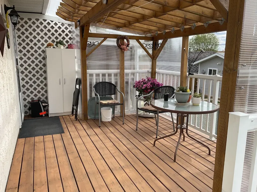 4607 46 Avenue Mayerthorpe AB T0E1n0