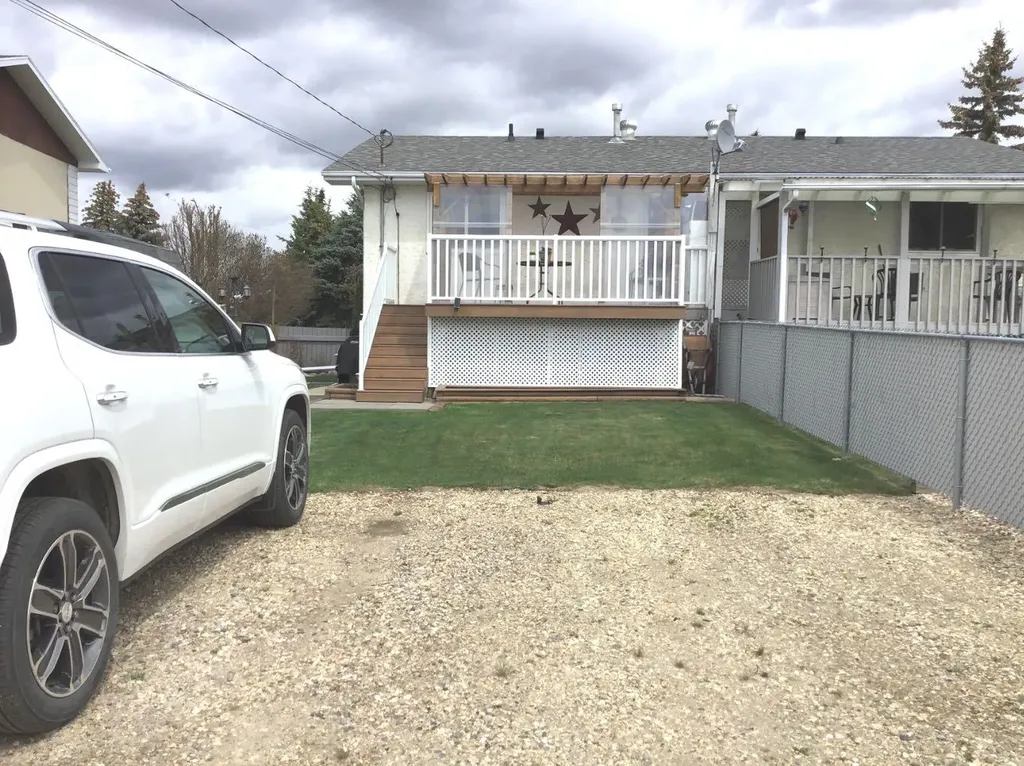 4607 46 Avenue Mayerthorpe AB T0E1n0