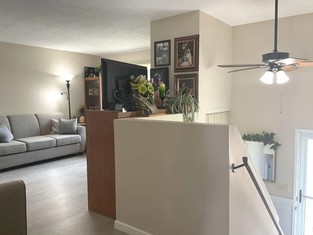 4607 46 Avenue Mayerthorpe AB T0E1n0
