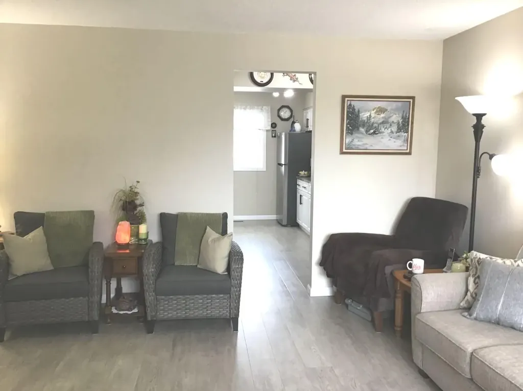 4607 46 Avenue Mayerthorpe AB T0E1n0