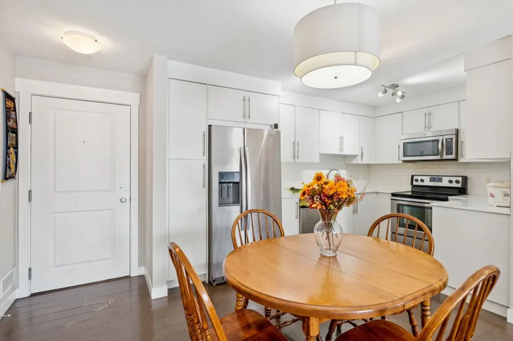 302 Skyview Ranch Drive NE Calgary AB T3N 0P5