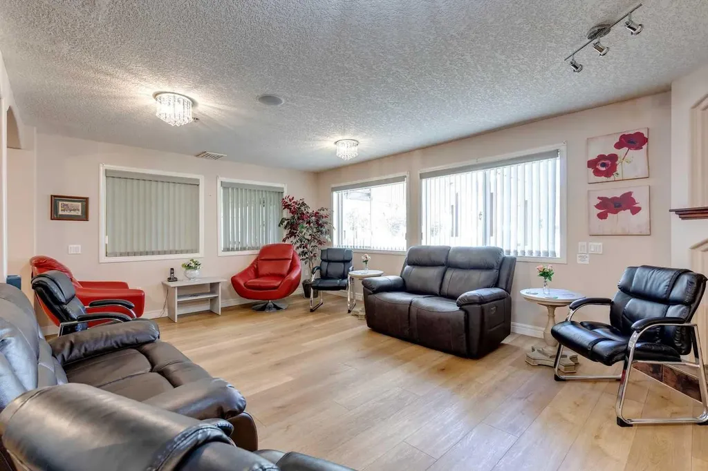1818 Simcoe Boulevard SW Calgary AB T3H 3L9