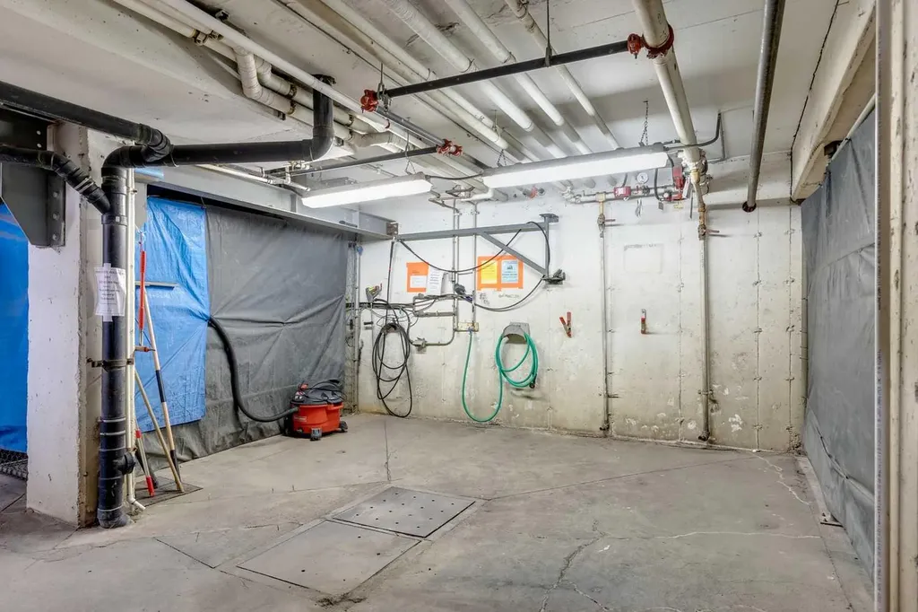 1818 Simcoe Boulevard SW Calgary AB T3H 3L9