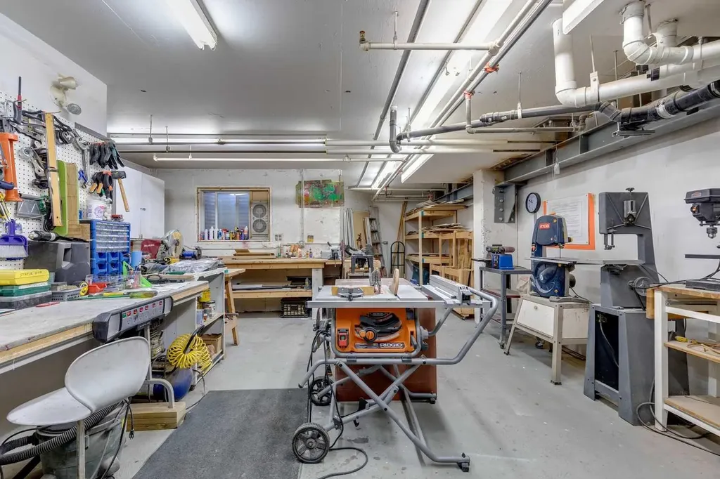 1818 Simcoe Boulevard SW Calgary AB T3H 3L9