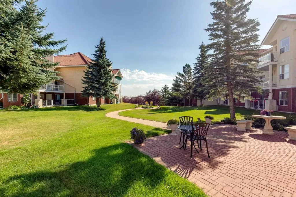 1818 Simcoe Boulevard SW Calgary AB T3H 3L9