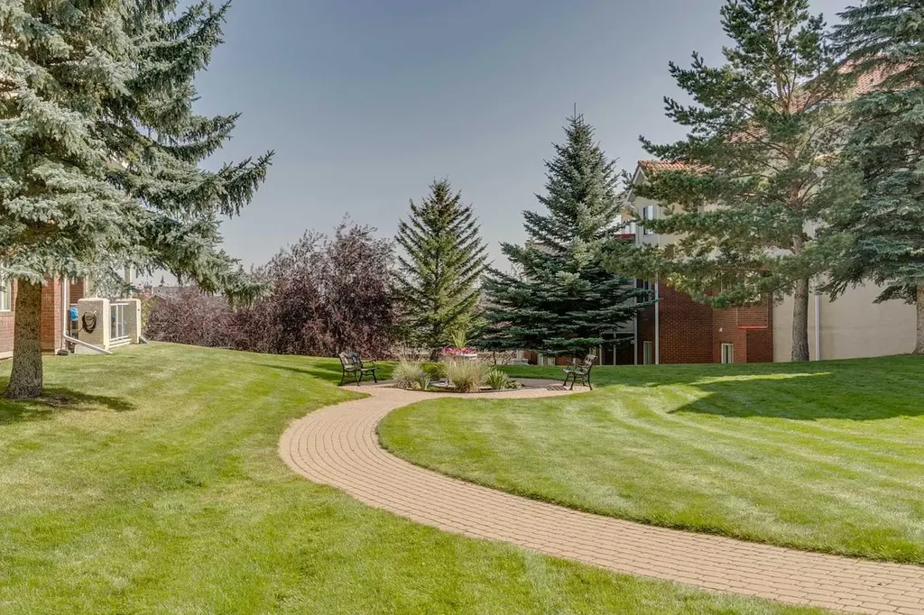 1818 Simcoe Boulevard SW Calgary AB T3H 3L9