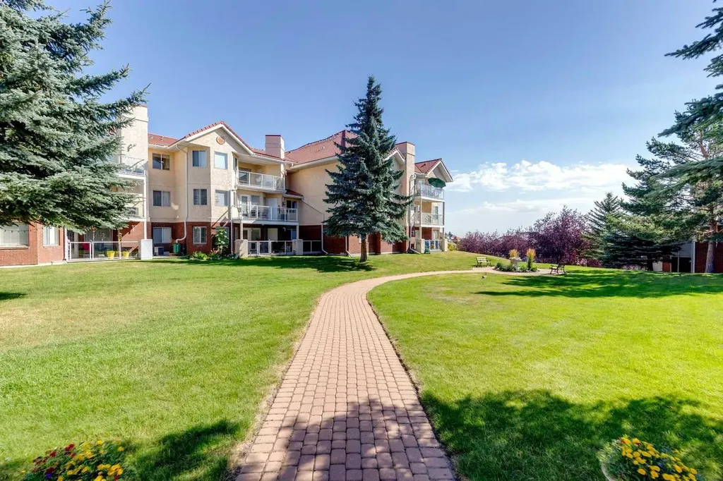 1818 Simcoe Boulevard SW Calgary AB T3H 3L9