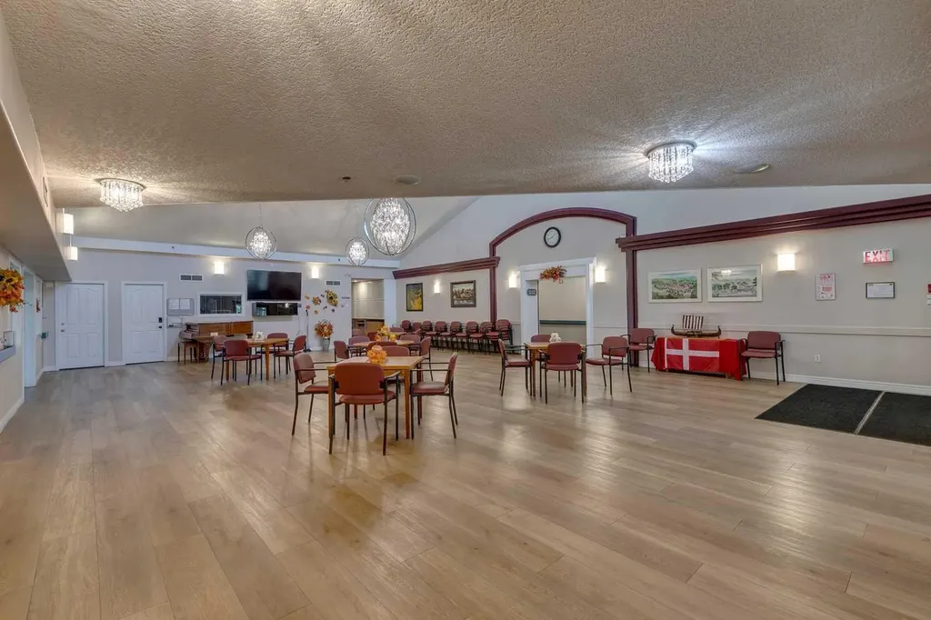 1818 Simcoe Boulevard SW Calgary AB T3H 3L9