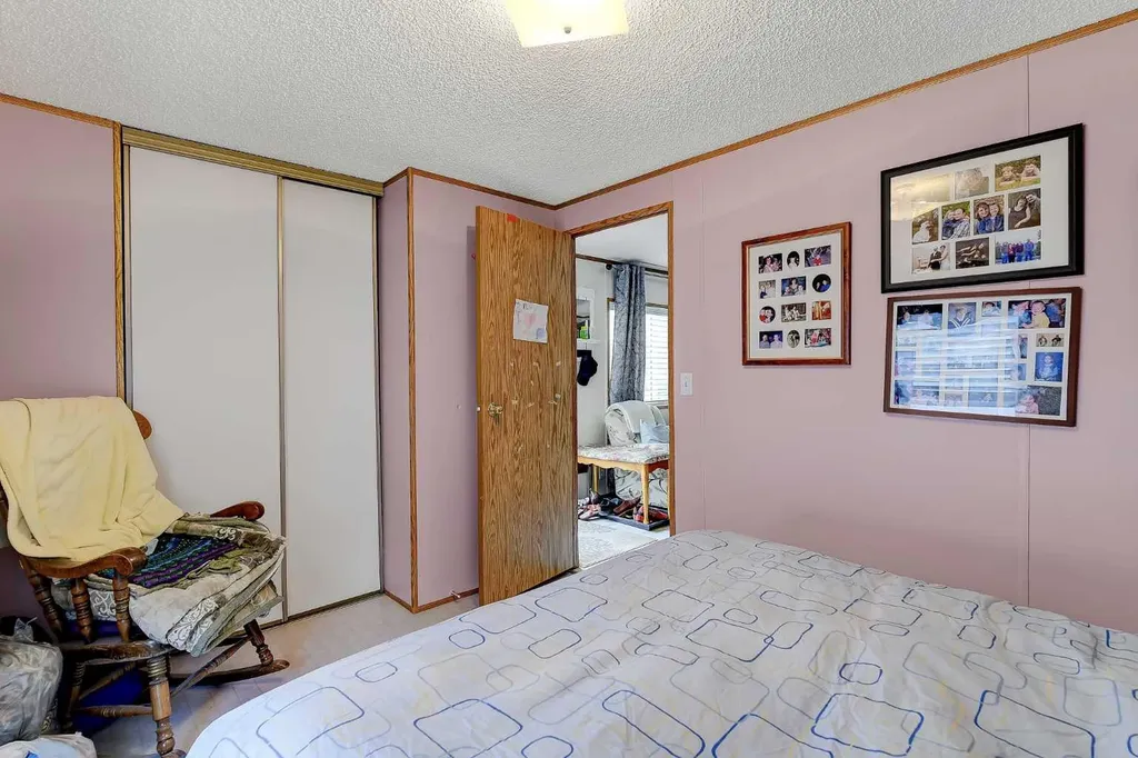 10301 99 Avenue Bezanson AB T0H0G0