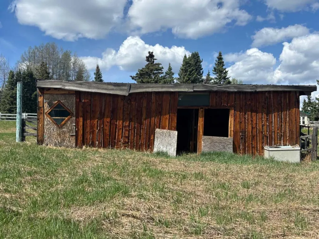 592031 Range Road 104 Rural Woodlands County AB T7S 1N9