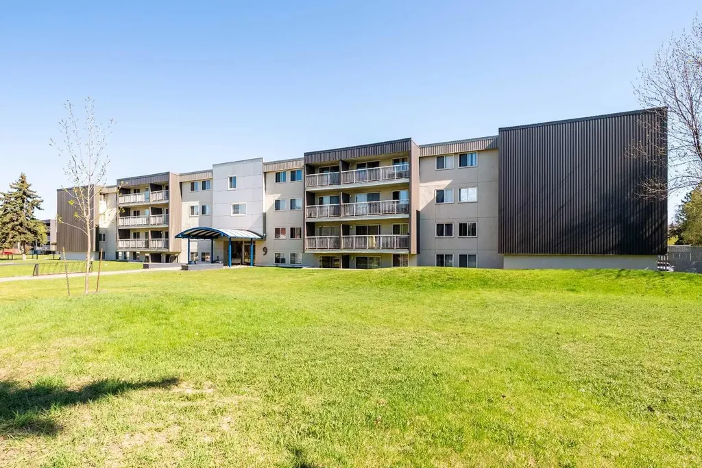 9 Clearwater Crescent Fort Mcmurray AB T9K 2B7