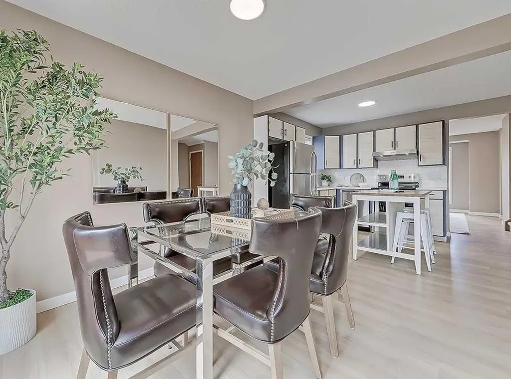 292 Coventry Close NE Calgary AB T3K 4C5