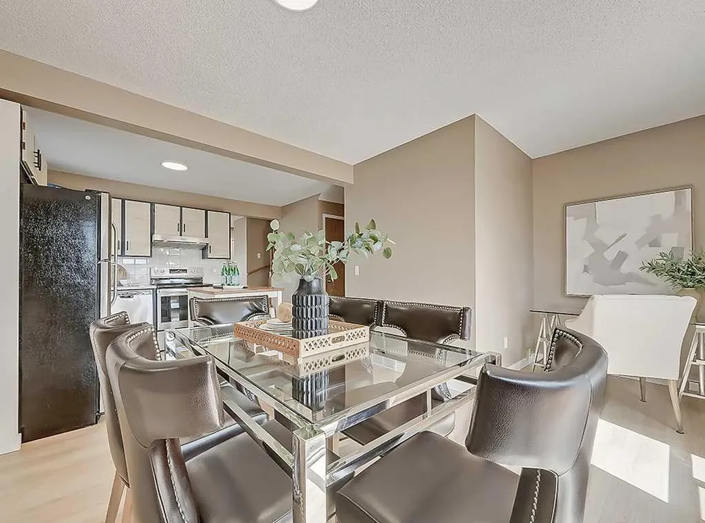 292 Coventry Close NE Calgary AB T3K 4C5