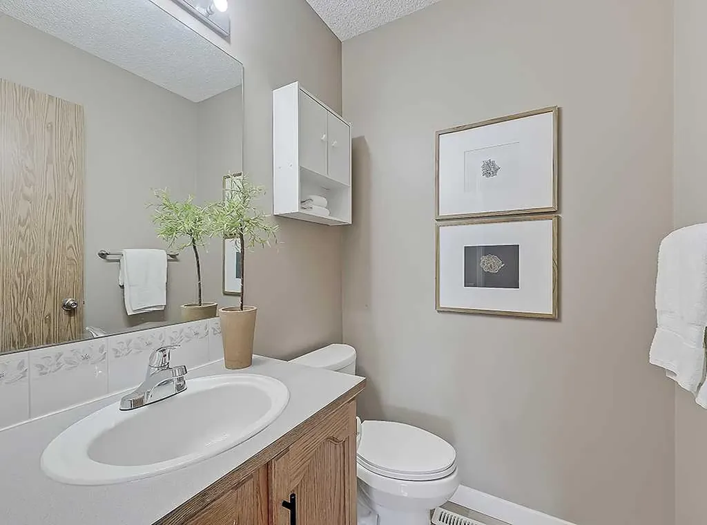 292 Coventry Close NE Calgary AB T3K 4C5
