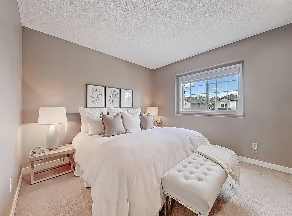 292 Coventry Close NE Calgary AB T3K 4C5