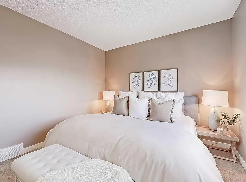 292 Coventry Close NE Calgary AB T3K 4C5