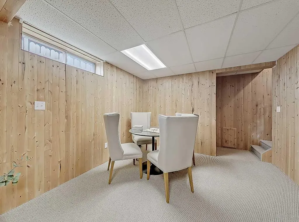 292 Coventry Close NE Calgary AB T3K 4C5