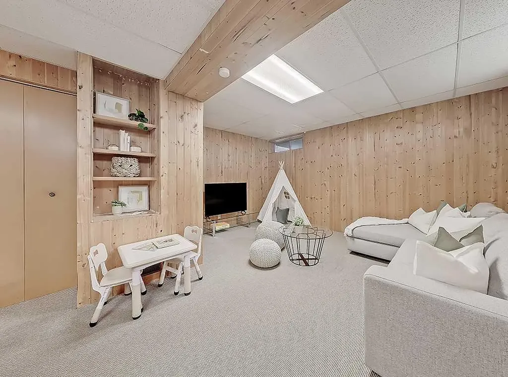 292 Coventry Close NE Calgary AB T3K 4C5