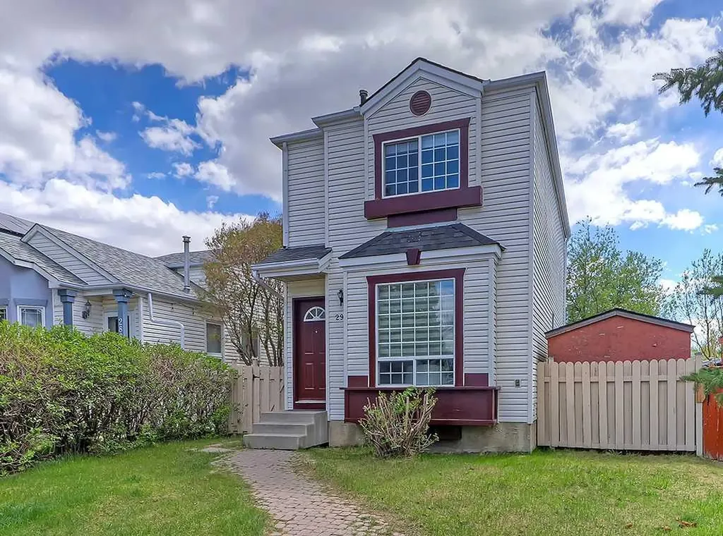 292 Coventry Close NE Calgary AB T3K 4C5