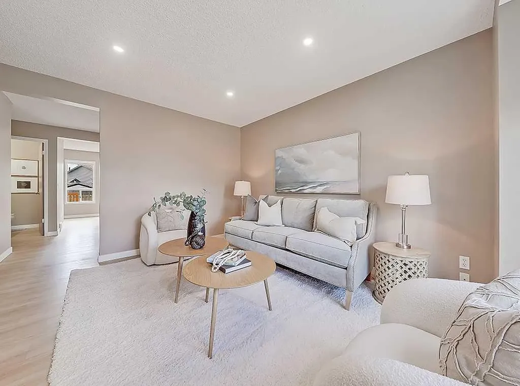 292 Coventry Close NE Calgary AB T3K 4C5