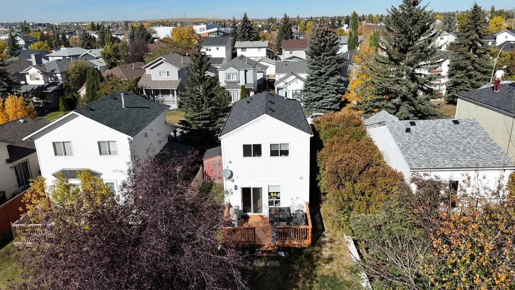 292 Coventry Close NE Calgary AB T3K 4C5
