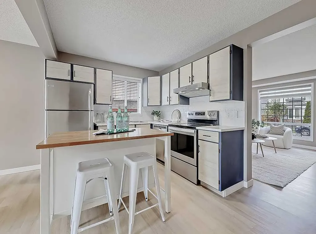 292 Coventry Close NE Calgary AB T3K 4C5