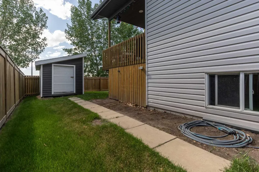 3206 67 Street Camrose AB T4V 3N8