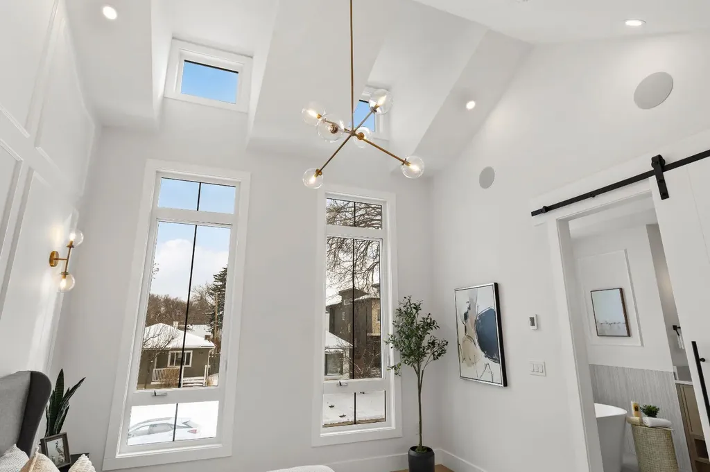 454 22 Avenue NW Calgary AB T2M 1N3