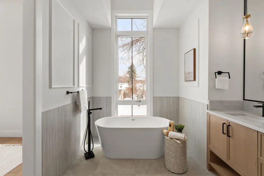 454 22 Avenue NW Calgary AB T2M 1N3
