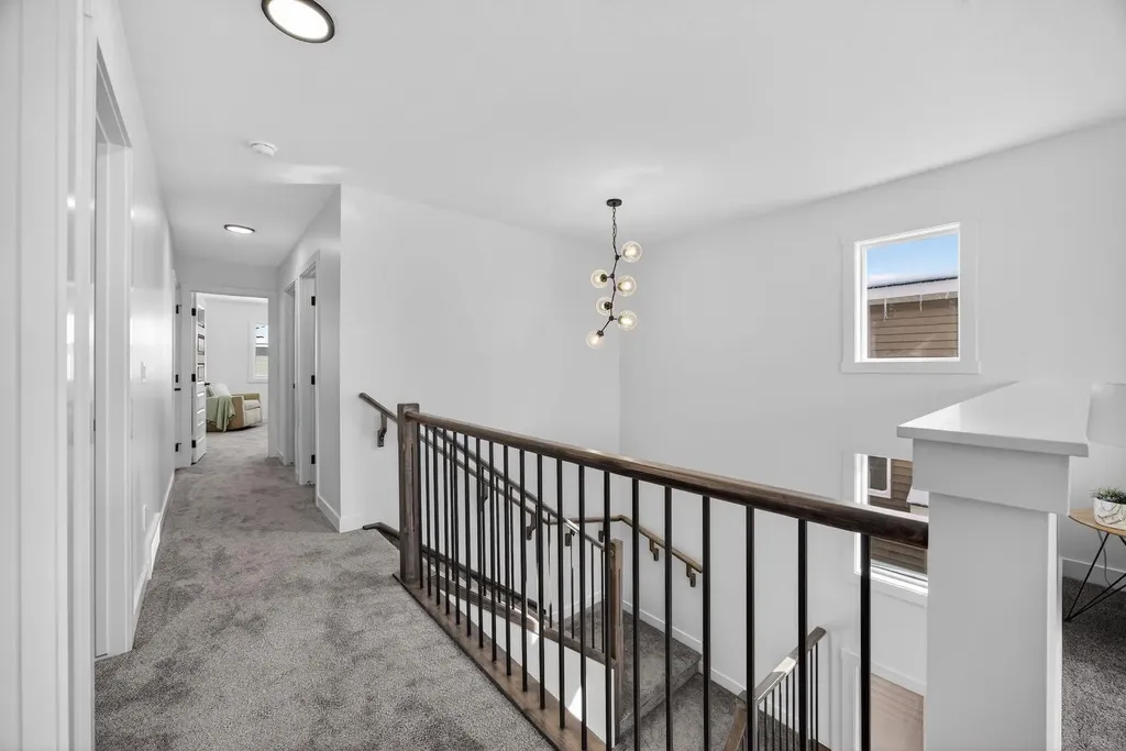 1090 Bayview Crescent Airdrie AB T4B 5N5