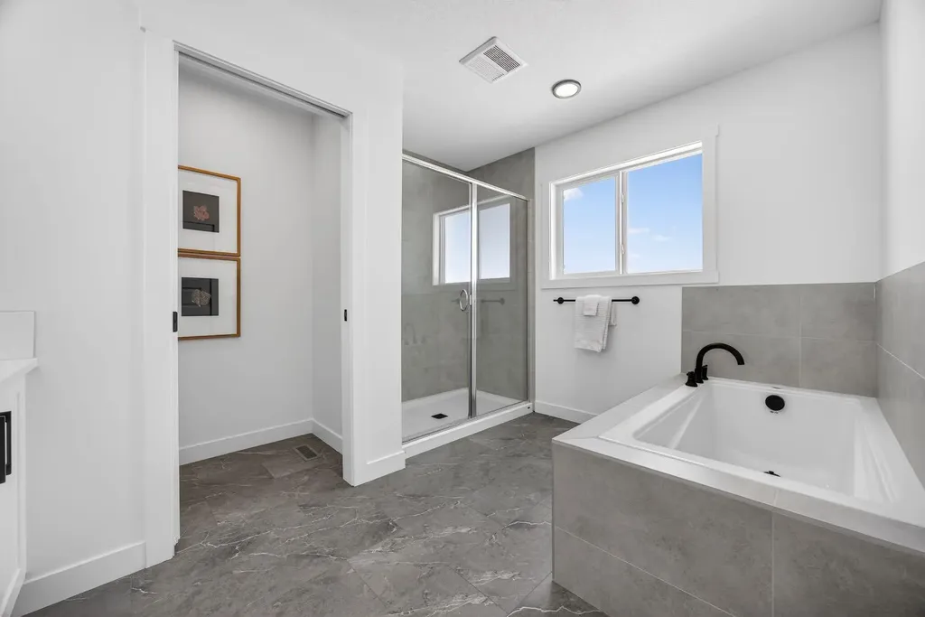 1090 Bayview Crescent Airdrie AB T4B 5N5