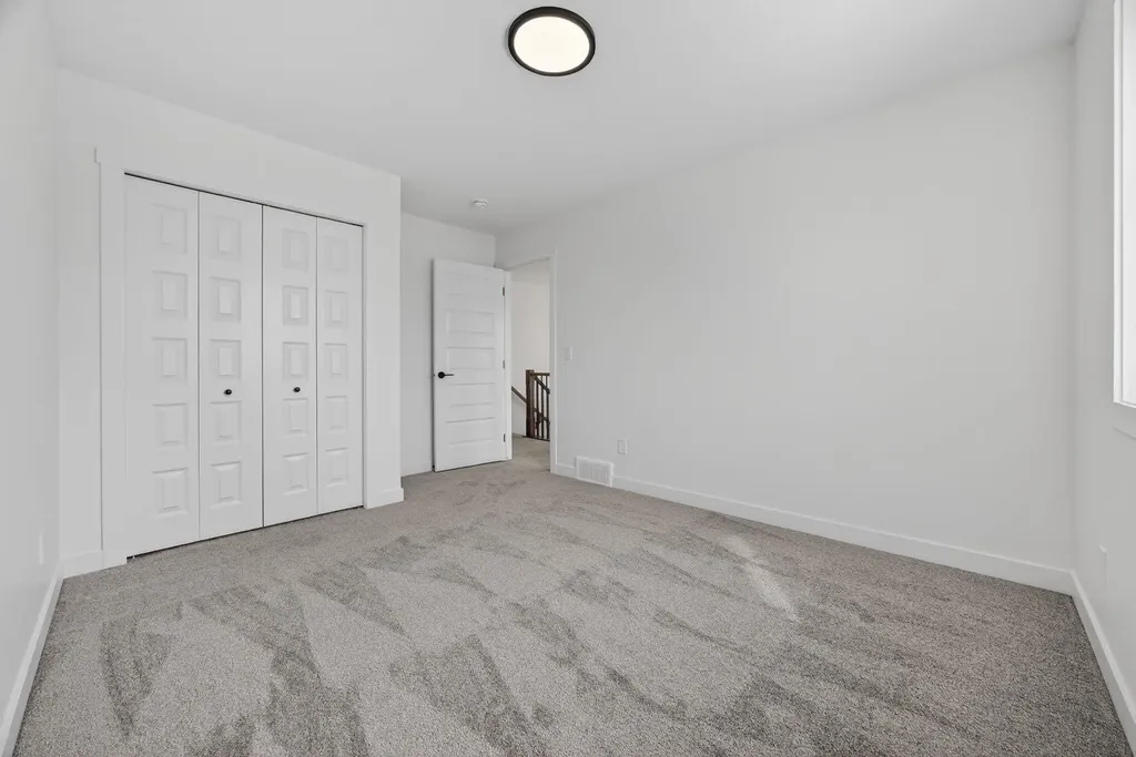 1090 Bayview Crescent Airdrie AB T4B 5N5