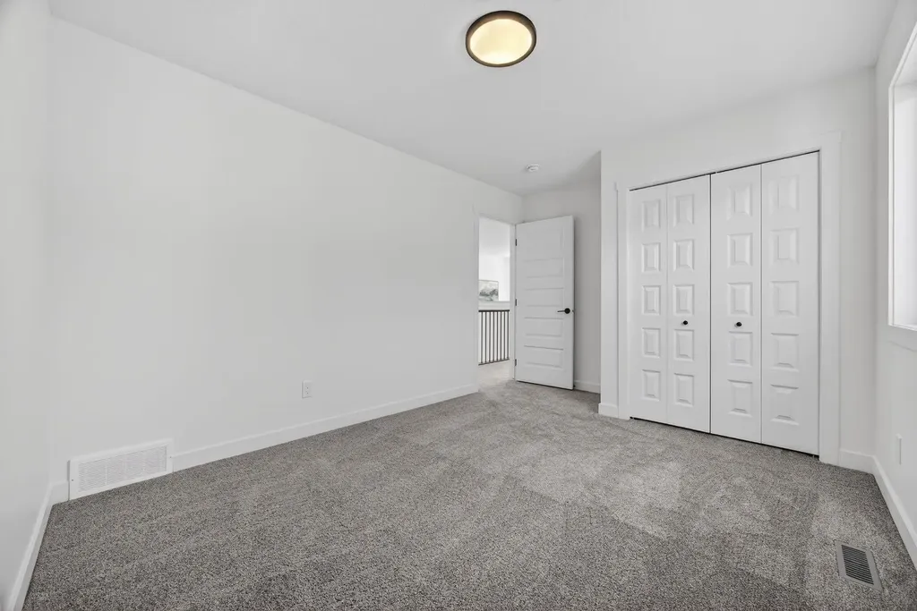1090 Bayview Crescent Airdrie AB T4B 5N5
