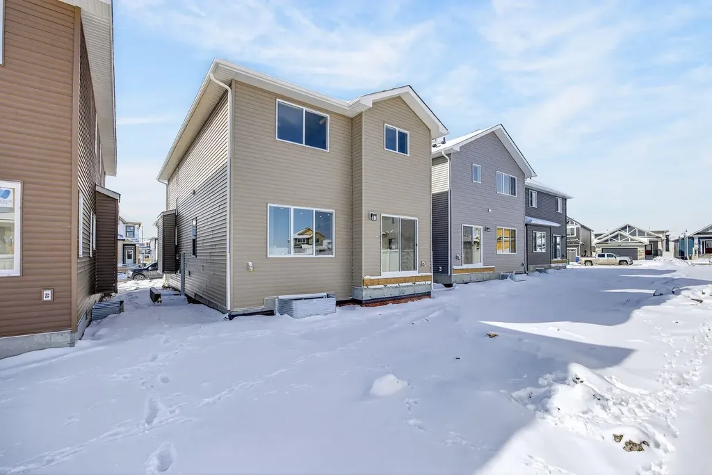 1090 Bayview Crescent Airdrie AB T4B 5N5