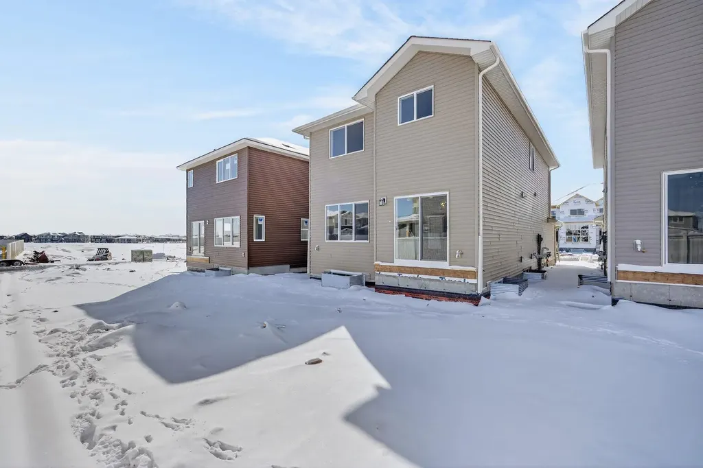 1090 Bayview Crescent Airdrie AB T4B 5N5