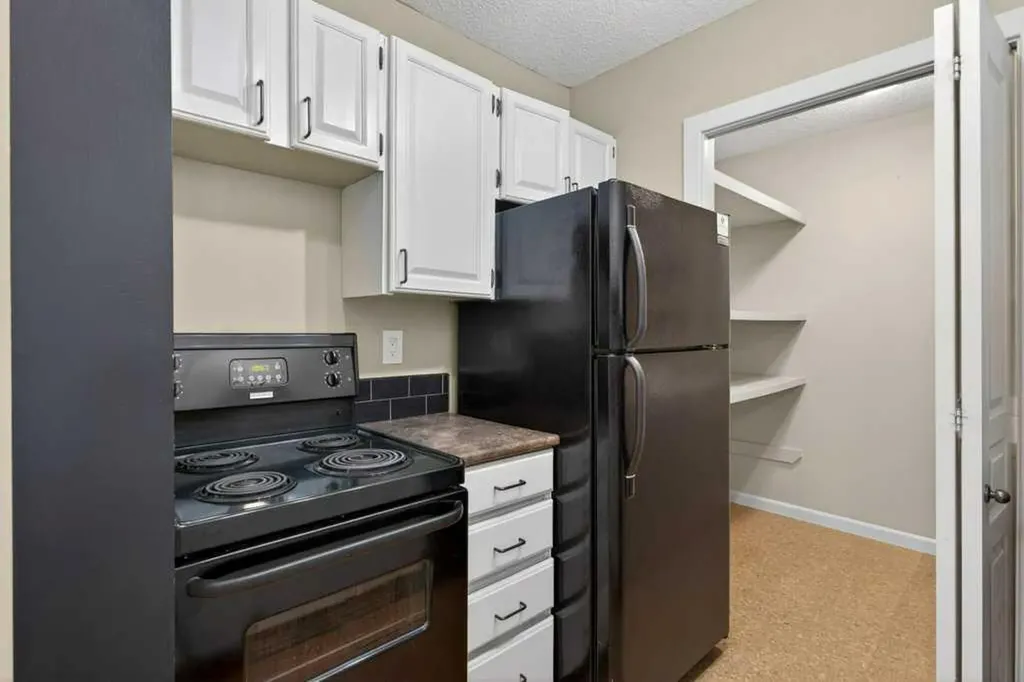 6400 Coach Hill Road SW Calgary AB T3H 1B8